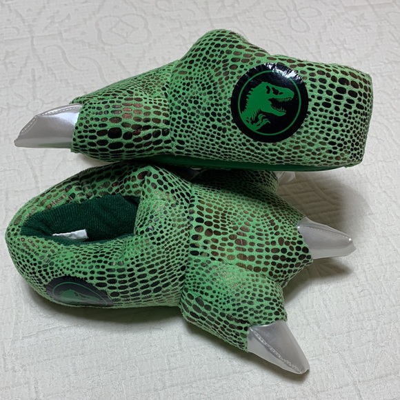 5/6 T-Rex Jurassic World Plush Toddler Slippers - Picture 7 of 12